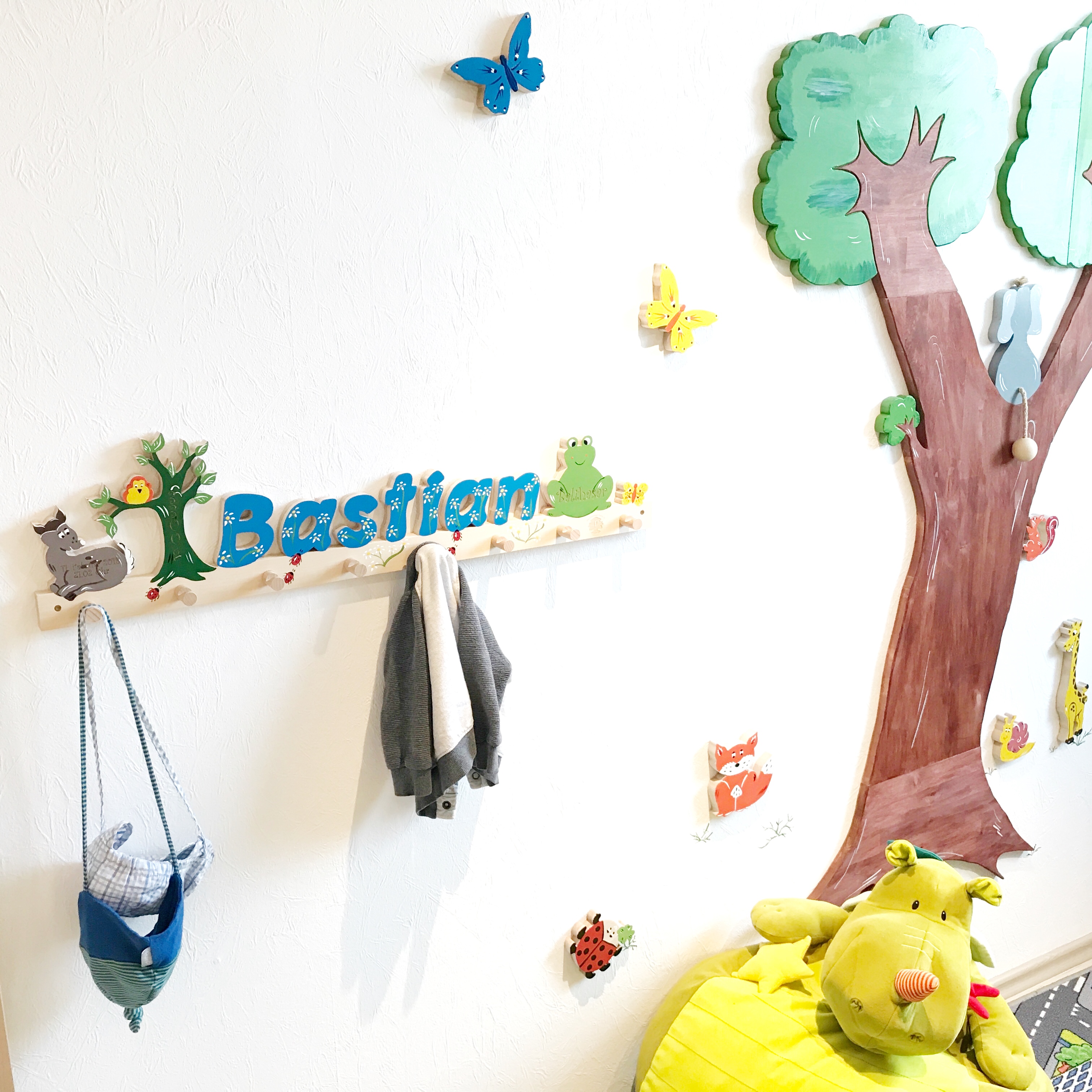 Holzspielzeug Pfeiffer Garderobe Holz Kinder Name Buchstaben I individuell personalisiert Baum Tiere Zimmer